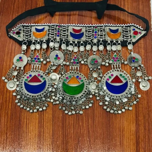 Handcrafted Tribal Choker Necklace Featuring Multicolor Glass Stones - Picture 2 of 6